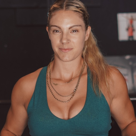 Meet your Posher, Nicole - Picture 1 of 1